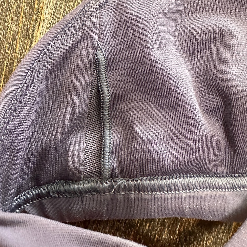 Lululemon sports bra size 4 purple color - Picture 4 of 6